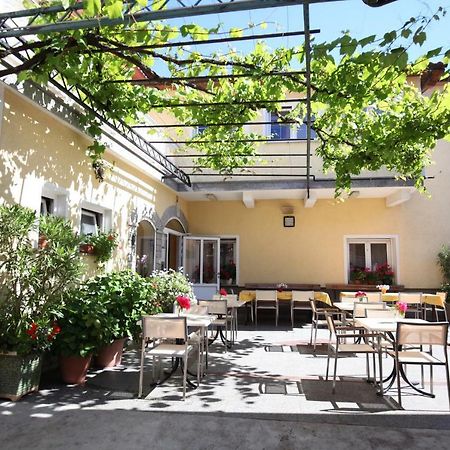 Rooms And Apartment Ambrozic Vremski Britof Esterno foto