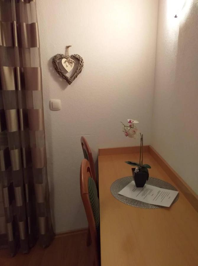 Rooms And Apartment Ambrozic Vremski Britof Esterno foto